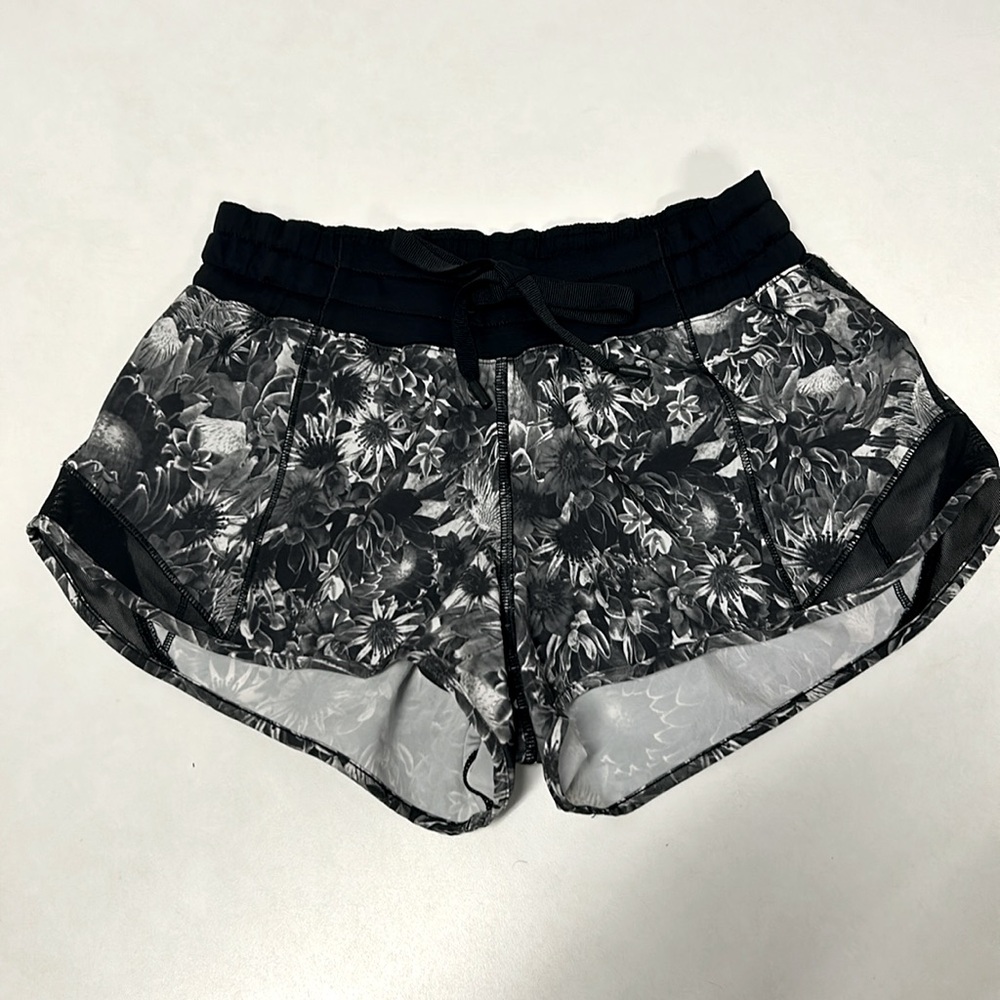 Lululemon Hotty shorts -*Limited
